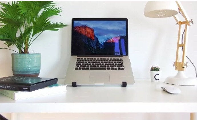 MacBook Pro Retina/Macbook Air Stand