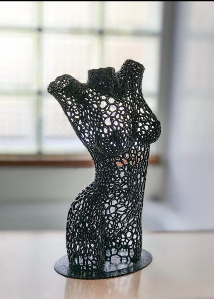 Female Torso Art Matrix Sculpture – Dreaming3D