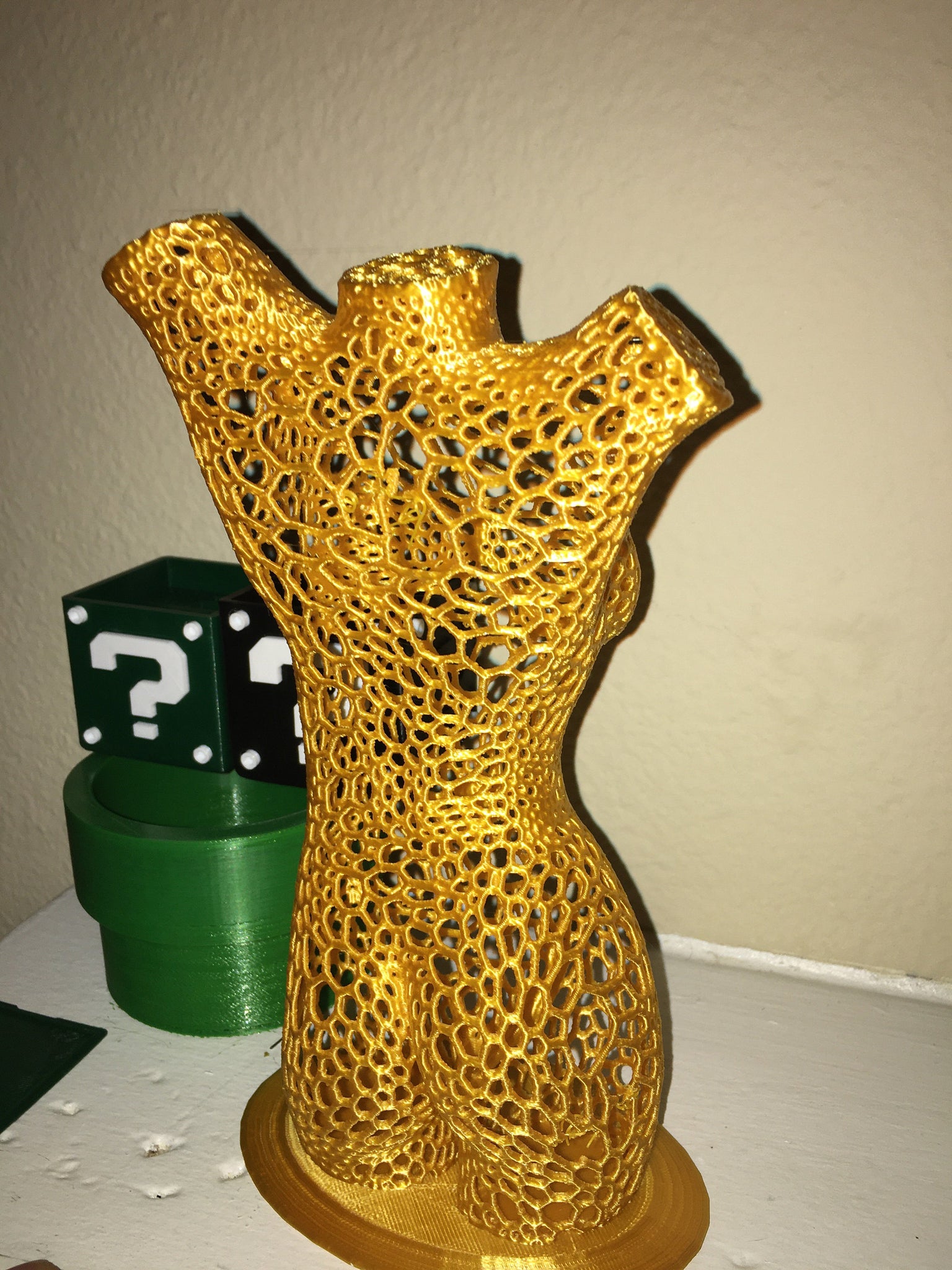 Female Torso Art Matrix Sculpture – Dreaming3D
